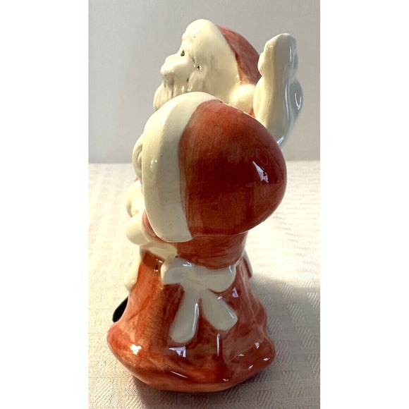 Vintage Santa and Mrs. Claus Ceramic Figurine Dancing together - Picture 6 of 11